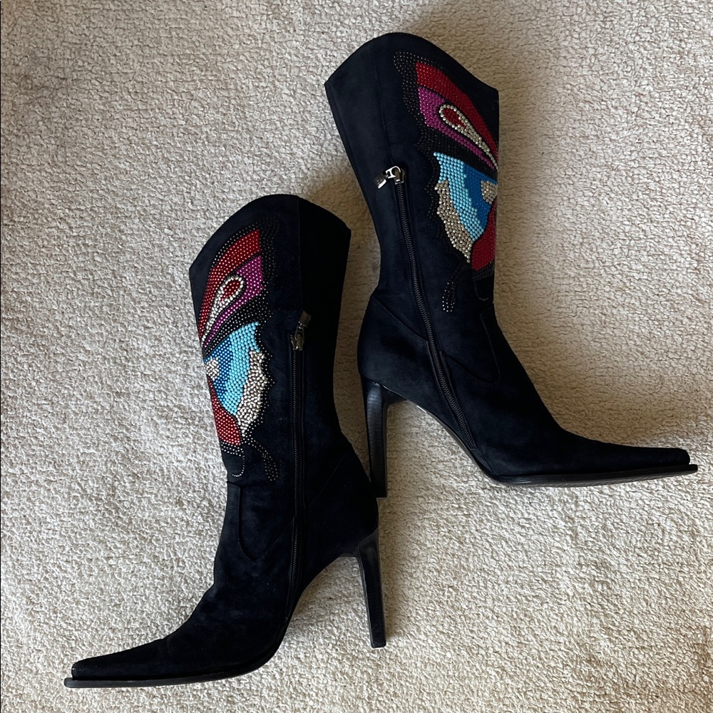 Vero Cuoio Black Heeled Boots with Vibrant Embroidery - Picture 2 of 11